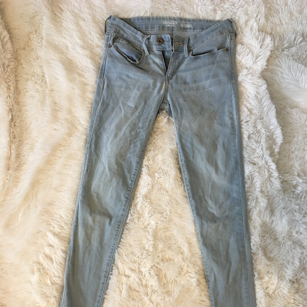 Denizen from Levi’s low-rise jegging size 5, W27